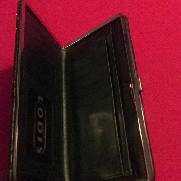 LODIS WALLET!! - Picture 7 of 8